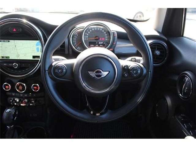 BMW MINI COOPER 5DOO 2017 Image 31