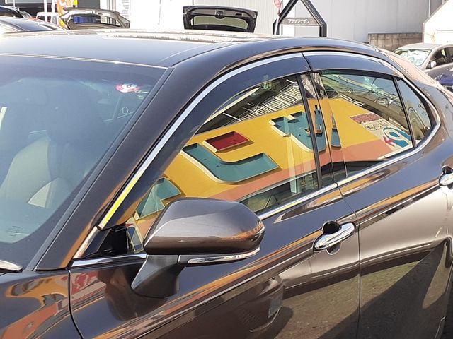 TOYOTA CAMRY HYBRID 2018 Image 31