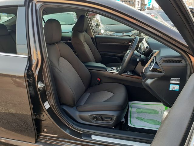 TOYOTA CAMRY HYBRID 2018 Image 31