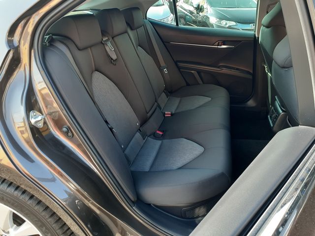 TOYOTA CAMRY HYBRID 2018 Image 31