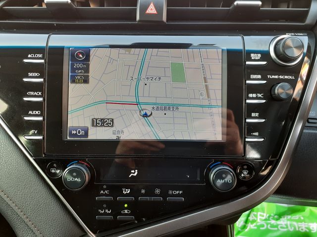 TOYOTA CAMRY HYBRID 2018 Image 31