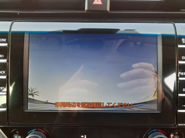 TOYOTA CAMRY HYBRID 2018 Image 31