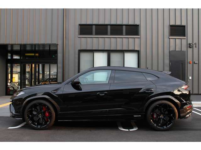 LAMBORGHINI URUS 2024 Image 31