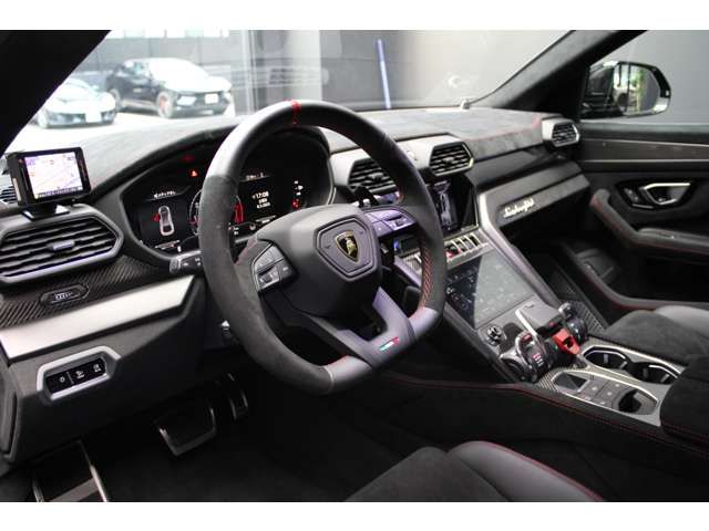 LAMBORGHINI URUS 2024 Image 31