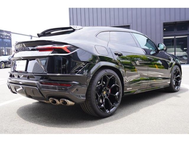 LAMBORGHINI URUS 2024 Image 31