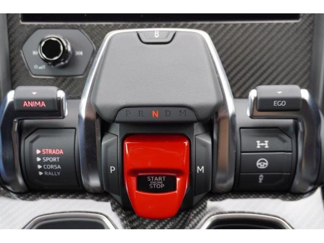 LAMBORGHINI URUS 2024 Image 31