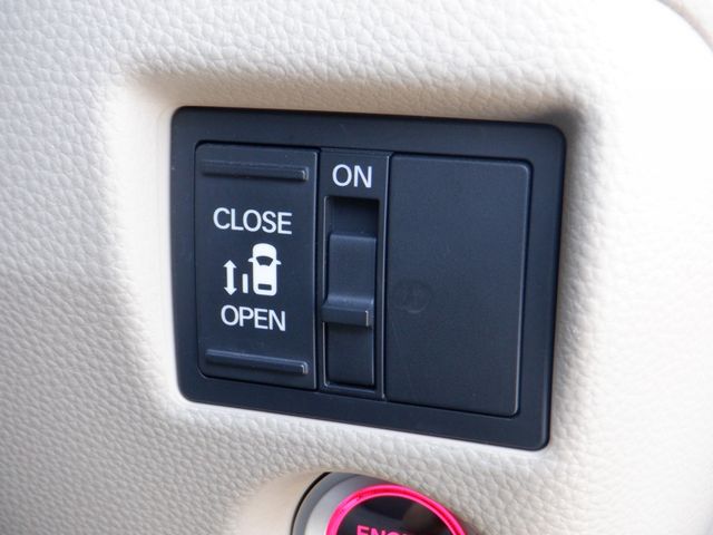 HONDA N BOX 2019 Image 31