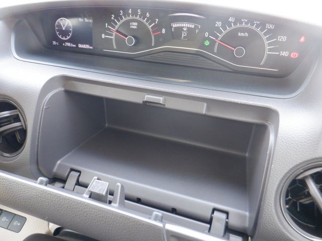 HONDA N BOX 2019 Image 31