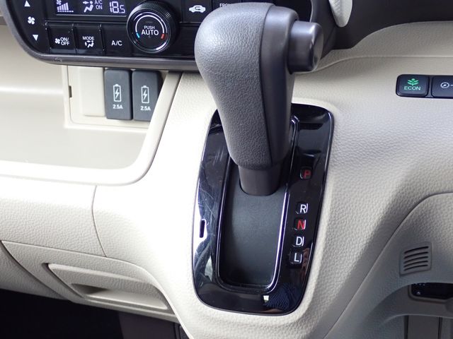 HONDA N BOX 2019 Image 31