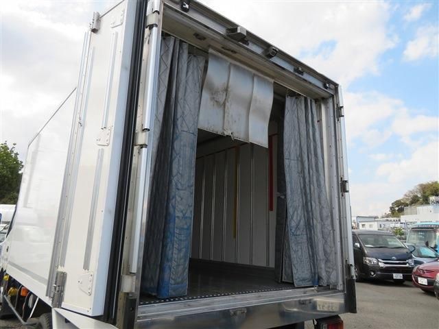 HINO DUTRO 2018 Image 31