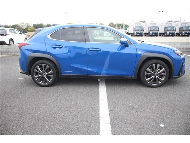 TOYOTA LEXUS UX250H 2019 Image 31
