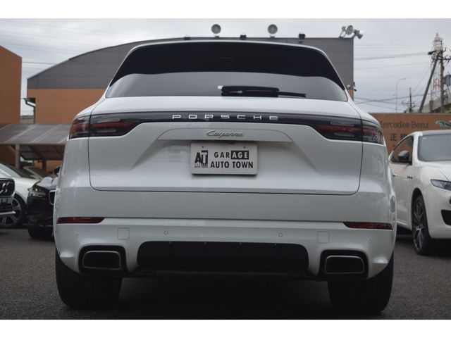 PORSCHE CAYENNE 2018 Image 31