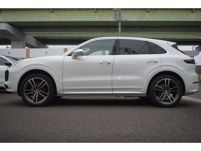 PORSCHE CAYENNE 2018 Image 31