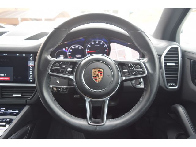 PORSCHE CAYENNE 2018 Image 31