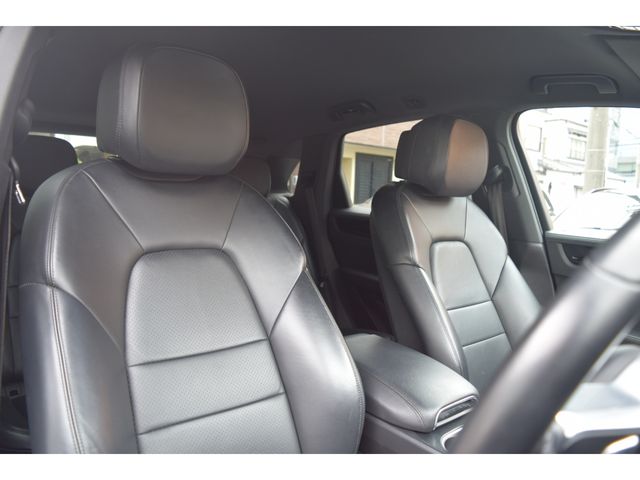 PORSCHE CAYENNE 2018 Image 31