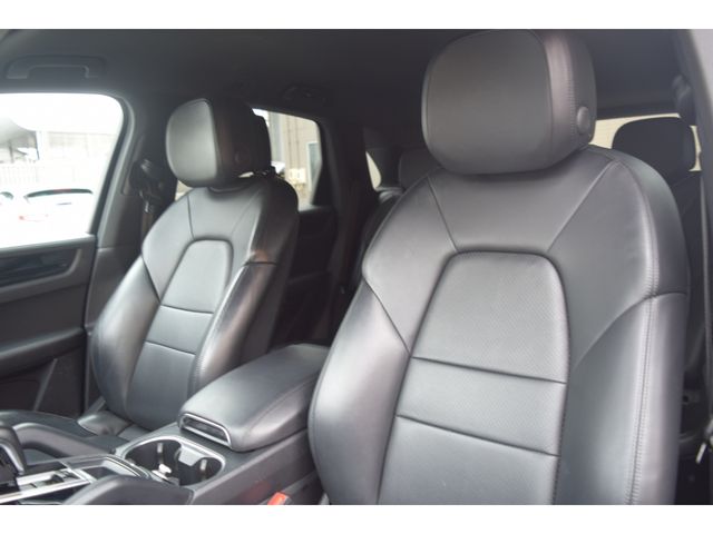 PORSCHE CAYENNE 2018 Image 31