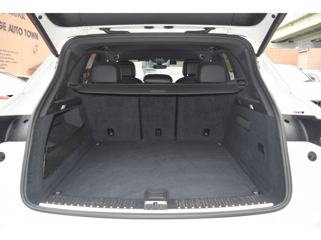 PORSCHE CAYENNE 2018 Image 31