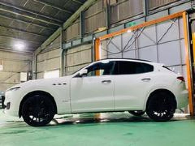 MASERATI LEVANTE 2018 Image 31