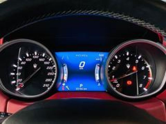 MASERATI LEVANTE 2018 Image 31