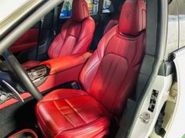 MASERATI LEVANTE 2018 Image 31