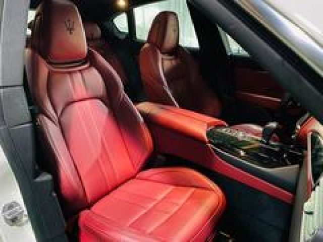MASERATI LEVANTE 2018 Image 31