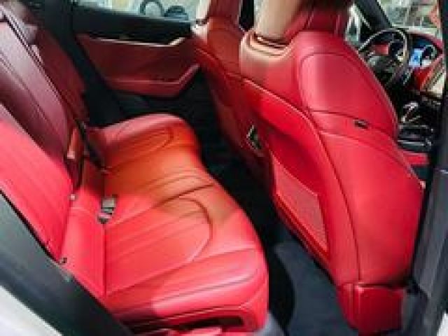 MASERATI LEVANTE 2018 Image 31