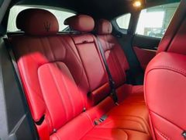 MASERATI LEVANTE 2018 Image 31