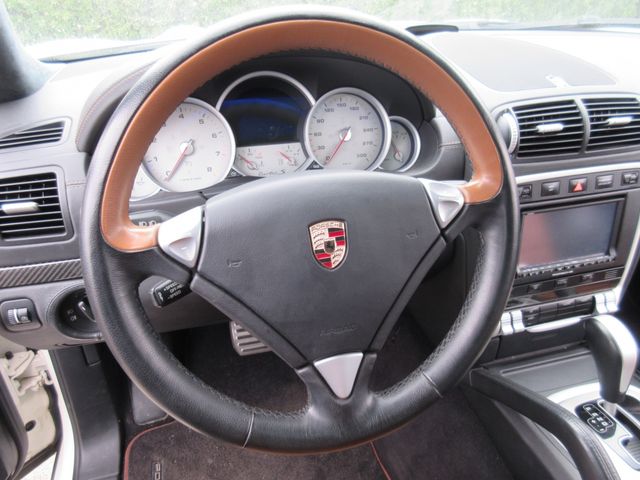 PORSCHE CAYENNE 2009 Image 31