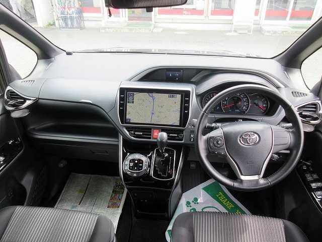 TOYOTA VOXY 2019 Image 31