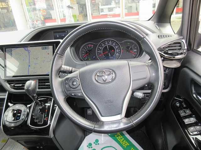 TOYOTA VOXY 2019 Image 31