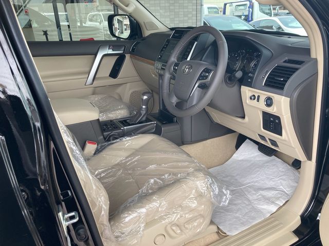 TOYOTA LANDCRUISER PRADO 2022 Image 31