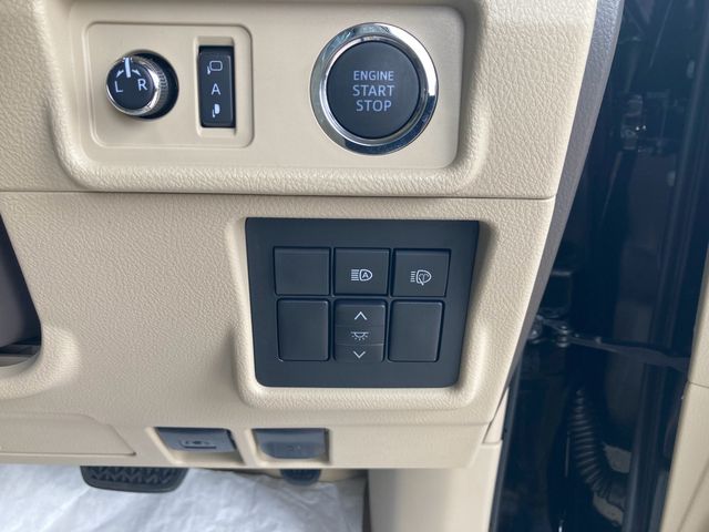 TOYOTA LANDCRUISER PRADO 2022 Image 31