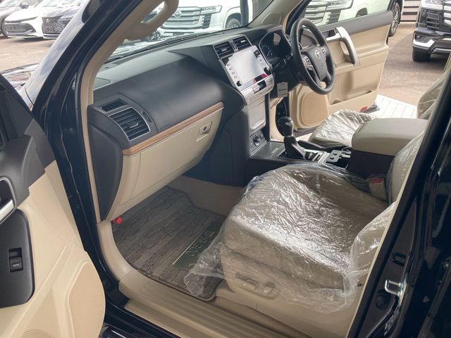TOYOTA LANDCRUISER PRADO 2022 Image 31