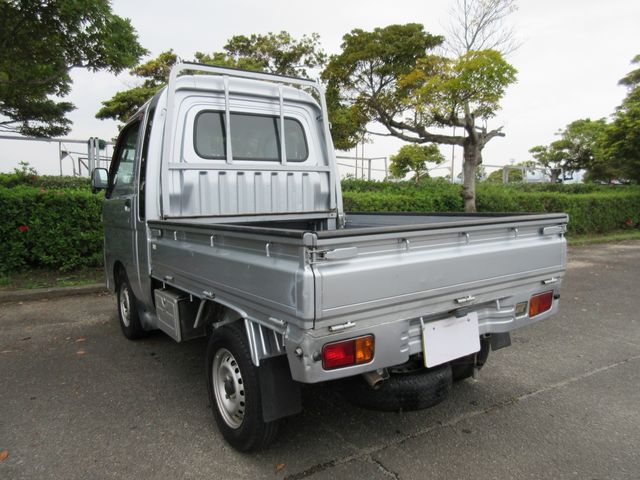 DAIHATSU HIJET TRUCK 4WD 2012 Image 31