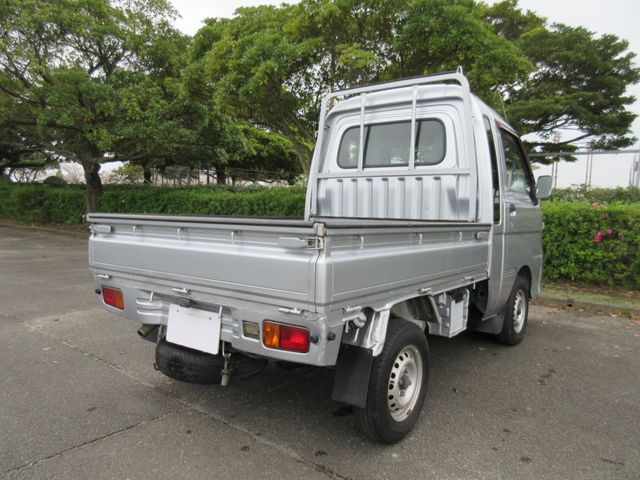 DAIHATSU HIJET TRUCK 4WD 2012 Image 31