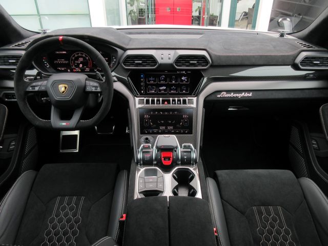 LAMBORGHINI URUS 2024 Image 31