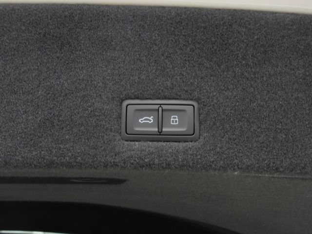 LAMBORGHINI URUS 2024 Image 31