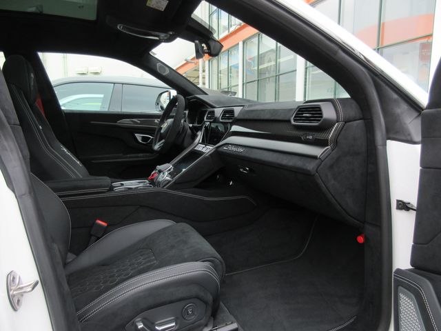 LAMBORGHINI URUS 2024 Image 31