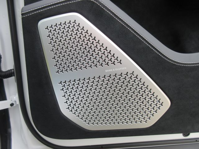 LAMBORGHINI URUS 2024 Image 31