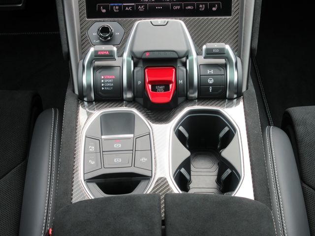 LAMBORGHINI URUS 2024 Image 31