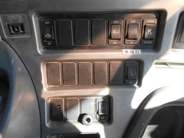 NISSAN DIESEL QUON 2008 Image 31