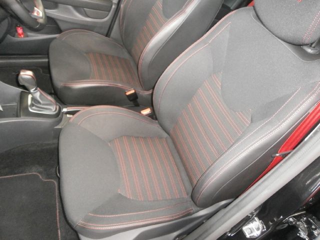 RENAULT LUTECIA 2019 Image 31