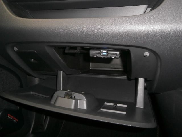 RENAULT LUTECIA 2019 Image 31