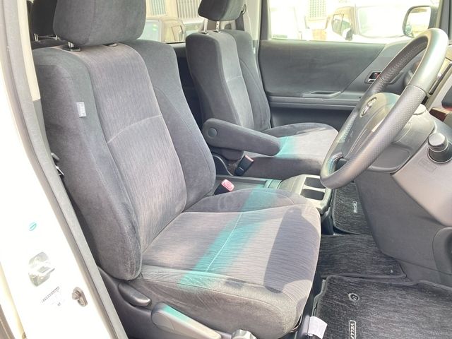 TOYOTA VELLFIRE 2012 Image 31