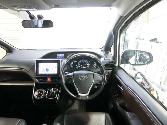 TOYOTA ESQUIRE HYBRID 2015 Image 31