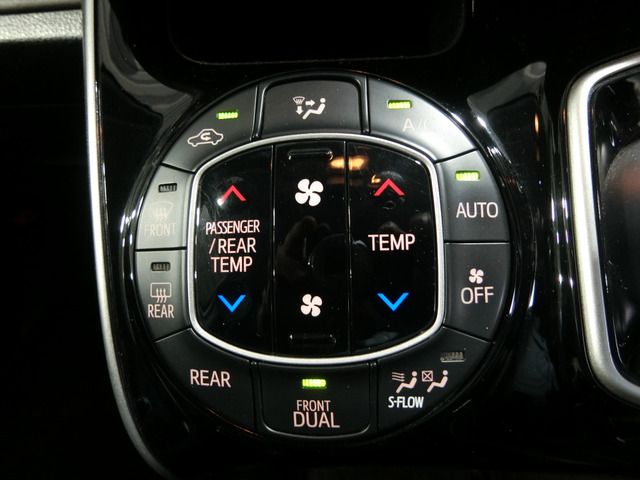 TOYOTA ESQUIRE HYBRID 2015 Image 31