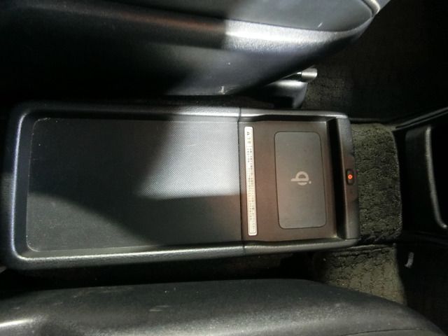 TOYOTA ESQUIRE HYBRID 2015 Image 31