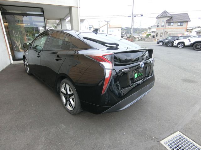 TOYOTA PRIUS 2016 Image 31