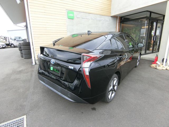 TOYOTA PRIUS 2016 Image 31