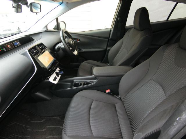 TOYOTA PRIUS 2016 Image 31